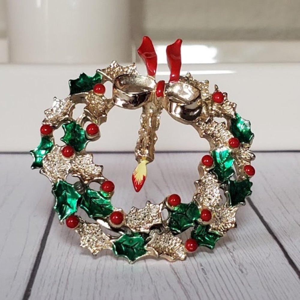 Vintage Gerry's Christmas Wreath Brooch